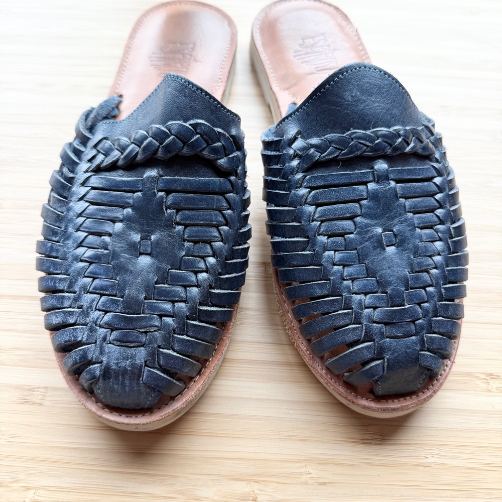 Espiritu Slip-On Huaraches Woven Sandals in Del Mar Blue